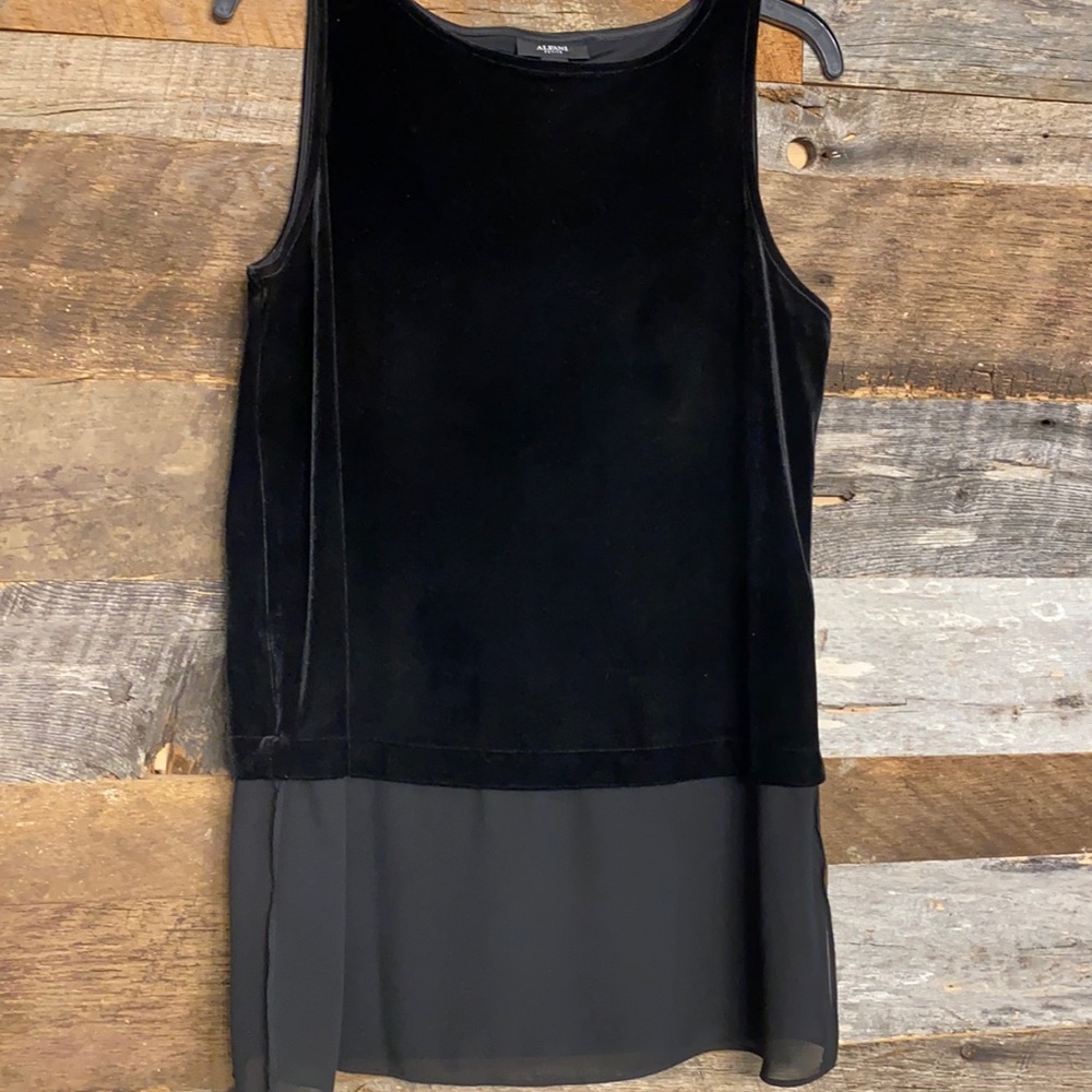 Velvet tank blouse with sheer bottom over the hips.Lightweight and comfortable.